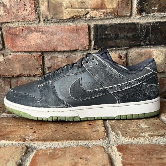 Nike Gray Athletic Shoes with Green Accents main image 5